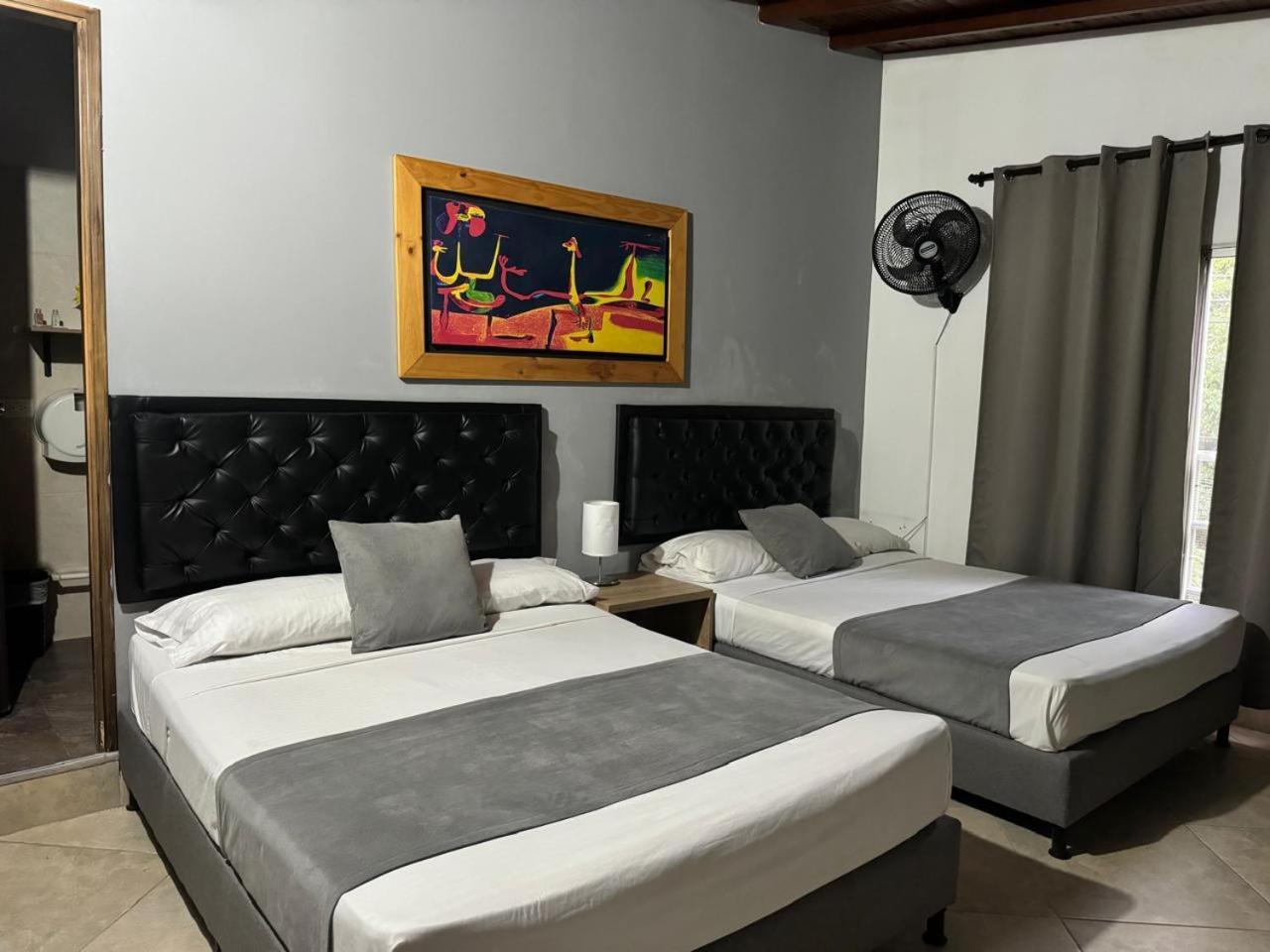 Gemas San Joaquin 1 Hotell Medellín Eksteriør bilde